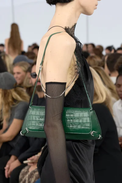 Look 144